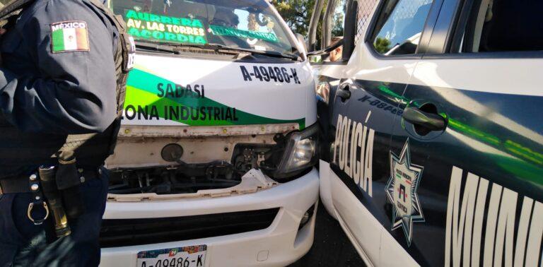 Imagen: Patrulla y combi chocan en el centro de Tizayuca