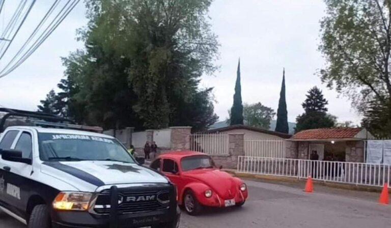 Imagen: Estudiante de secundaria de Tepeji ataca con tijeras a compañera