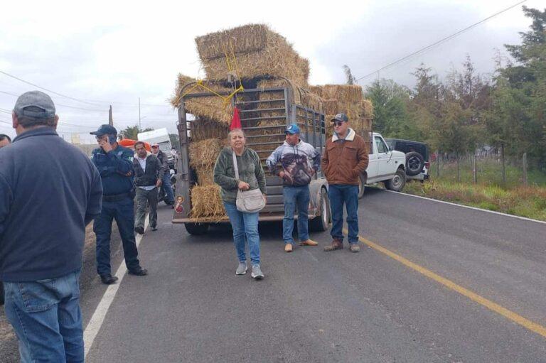 Imagen: Agua Blanca de Iturbide: pobladores bloquean carretera para exigir la liberación de presunto ladrón