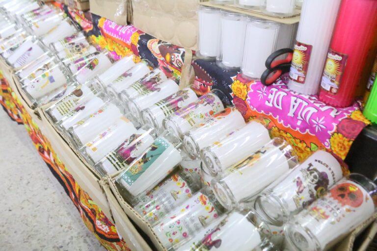 Imagen: ¿Cuál es el precio de las veladoras para el altar de Día de Muertos, en Pachuca?