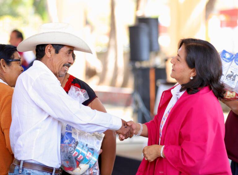 Imagen: DIFH entrega apoyos en Eloxochitlán