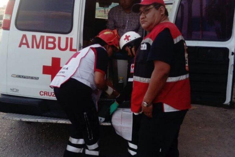 Imagen: Choque en Atitalaquia involucra ambulancia y vehículo particular