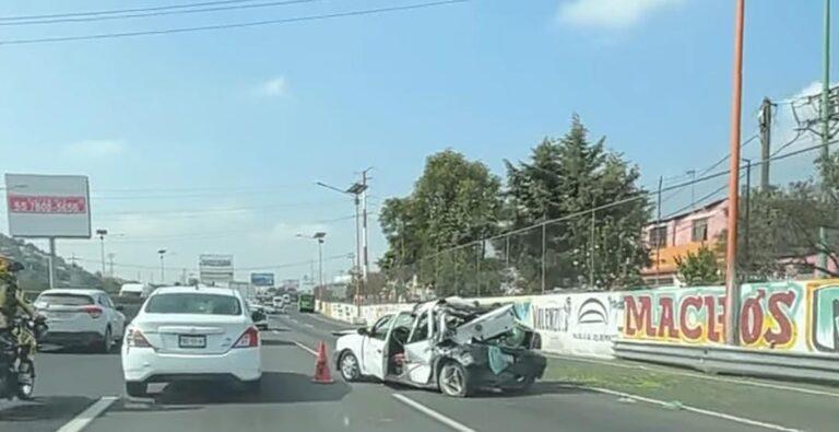 Imagen: Auto y camión de carga chocan en la México-Pachuca