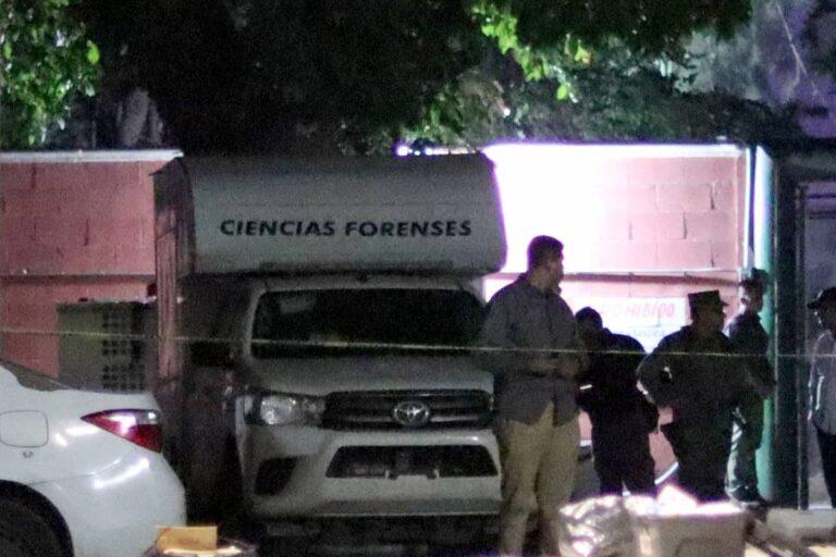 Imagen: Guerrero: Hallan a 11 personas sin vida en una camioneta abandonada, en Chilpancingo