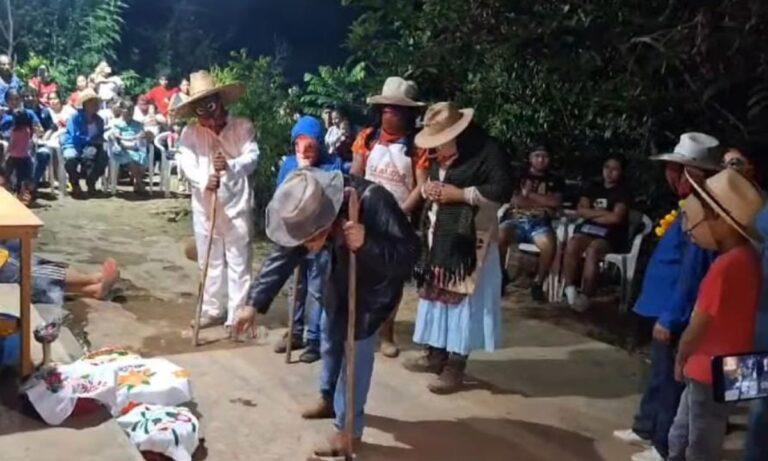 Imagen: Realizan “destape de disfrazados” en Tlanchinol