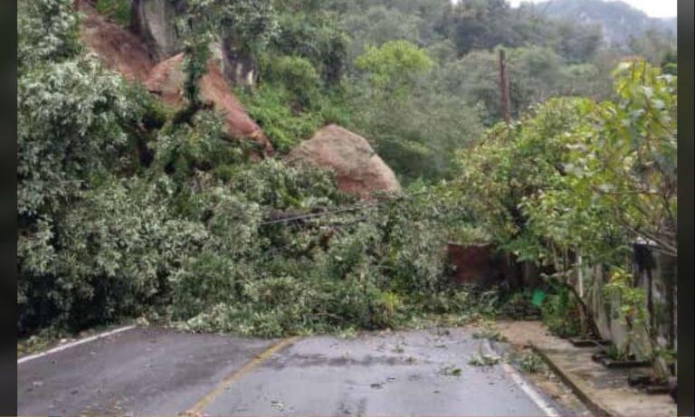 Imagen: Debido a lluvias, se registran derrumbes en carreteras, en la Sierra Alta