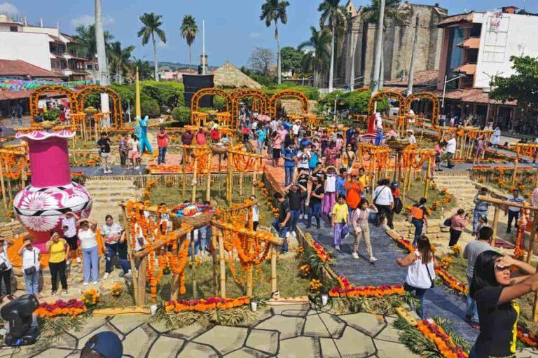 Imagen: Xantolo 2024 en Huejutla: Dan la bienvenida a las ánimas de los niños difuntos