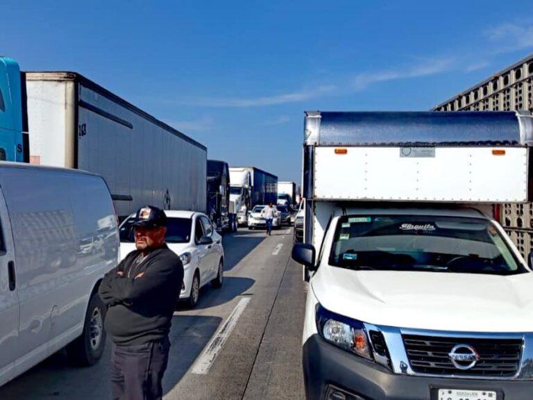 Imagen: México-Querétaro: manifestantes cierran autopista por contaminación de Pemex