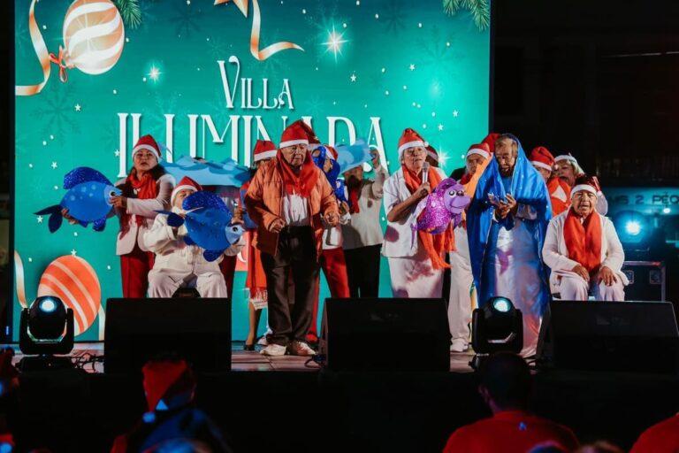 Imagen: La Navidad llegó a San Agustín Tlaxiaca con el encendido de la Villa Navideña