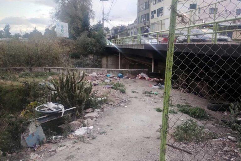 Imagen: Retirarán la basura acumulada por indigentes debajo del puente de “Prepa” 2, en Tulancingo