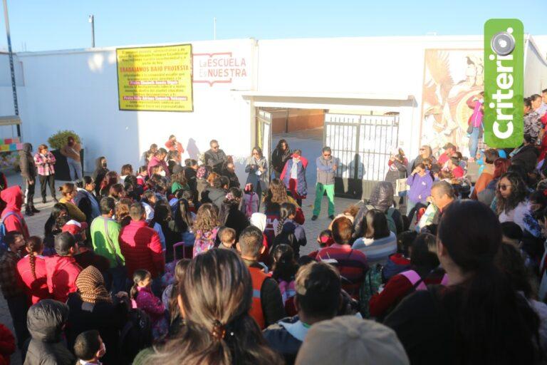 Imagen: Padres de familia cierran primaria en Mineral de la Reforma, acusan obras a sobrecosto y hostigamiento a docentes