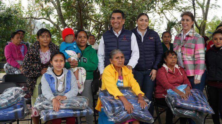 Imagen: Huejutla inicia entrega de cobijas para combatir el frío