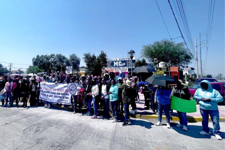 Imagen: Maestros cierran la México-Laredo en protesta contra la reforma al Issste