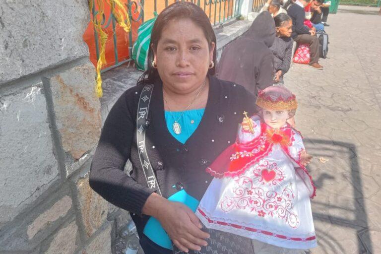 Imagen: Guadalupe Ramírez, madre de Zacualtipán, acude a pedir por su hijo en Día de la Candelaria