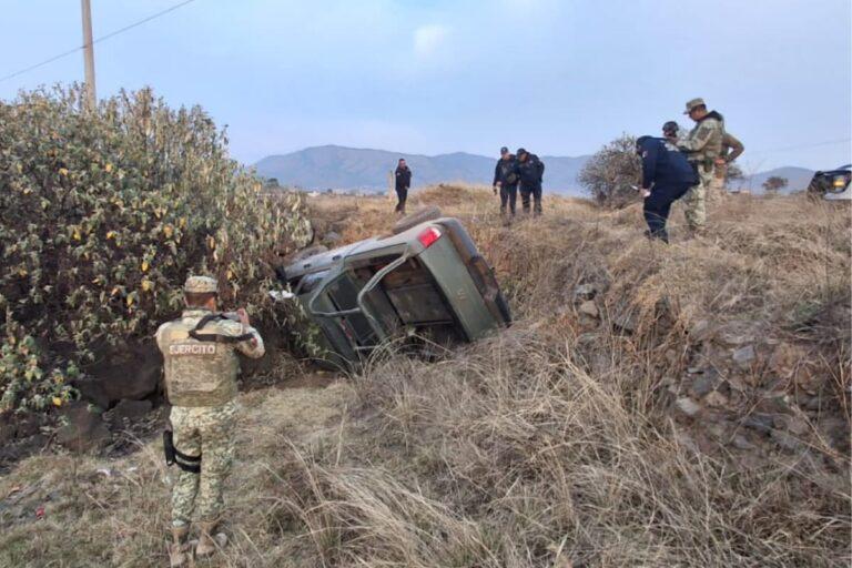 Imagen: Volcadura de camioneta del Ejército en Cuautepec de Hinojosa deja soldados lesionados