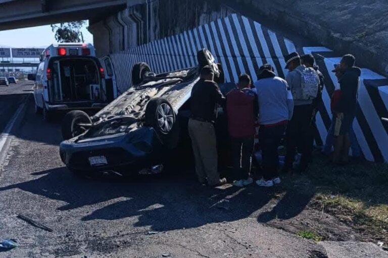 Imagen: Volcadura de vehículo en la carretera México-Tuxpan, en Tulancingo, deja lesionados