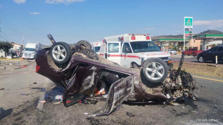 Imagen: Muere conductor de vehículo en choque contra tractocamión en Singuilucan