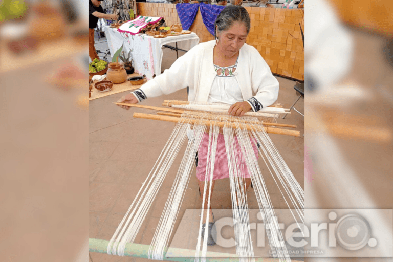 Imagen: El arte de tejer el pasado: la maestra del telar de cintura que mantiene viva una tradición de Santiago de Anaya
