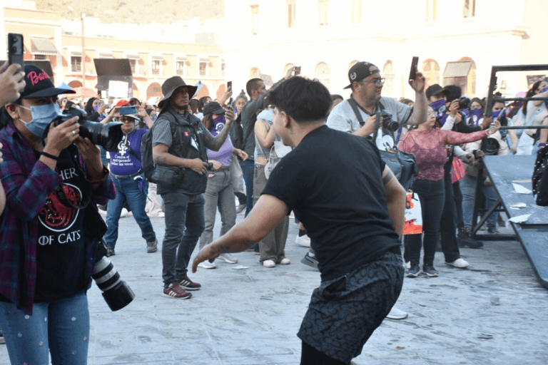 Imagen: Detuvieron a infiltrados durante la marcha del 8M en Pachuca