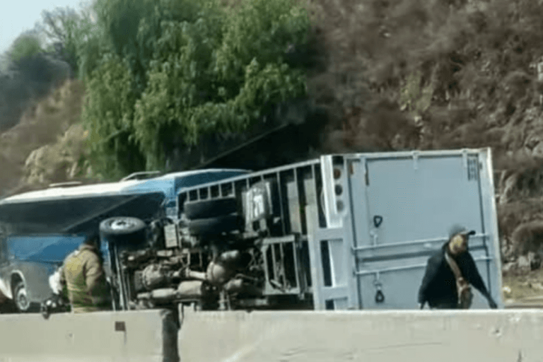 Imagen: Accidente en la autopista México-Querétaro deja lesionados y caos vial