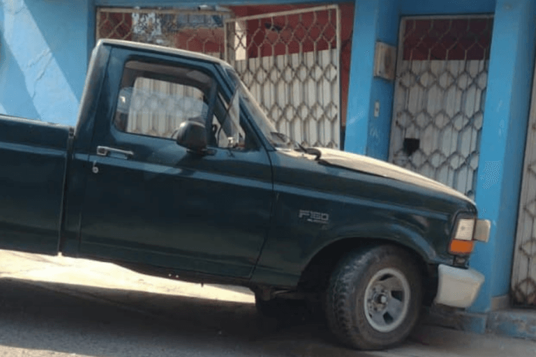 Imagen: Huejutla: camioneta sin frenos se estrella contra vivienda en pleno centro
