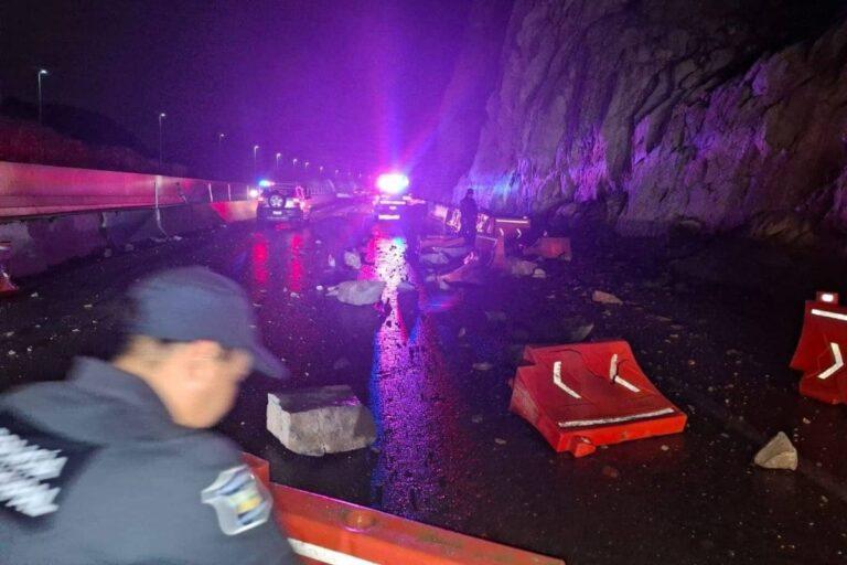 Imagen: La vía Real del Monte-Huasca, con tránsito pesado debido a un derrumbe; esto se sabe