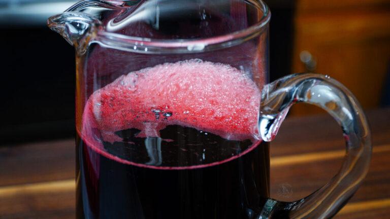 Imagen: Alerta en Sinaloa: Niños consumen agua de jamaica adulterada con metanfetaminas