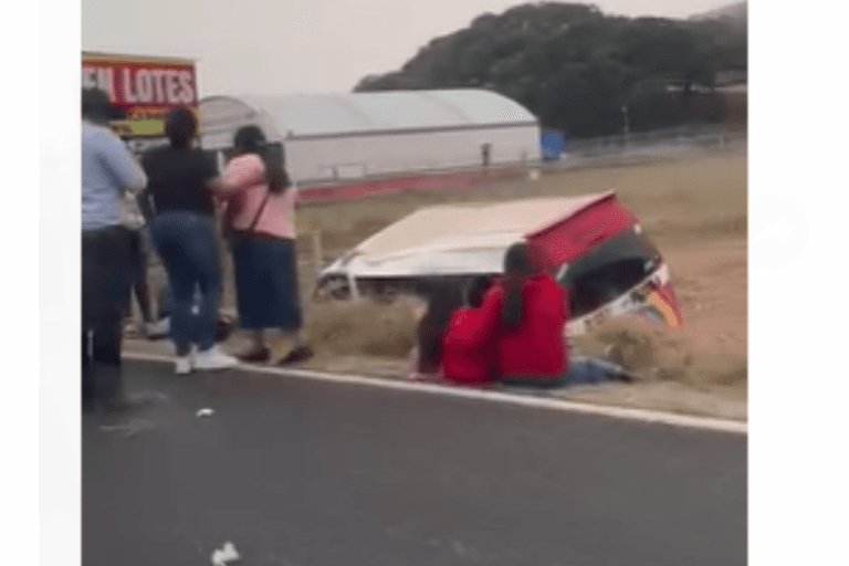 Imagen: Choque y volcadura en la carretera México–Tuxpan deja un fallecido y varios heridos