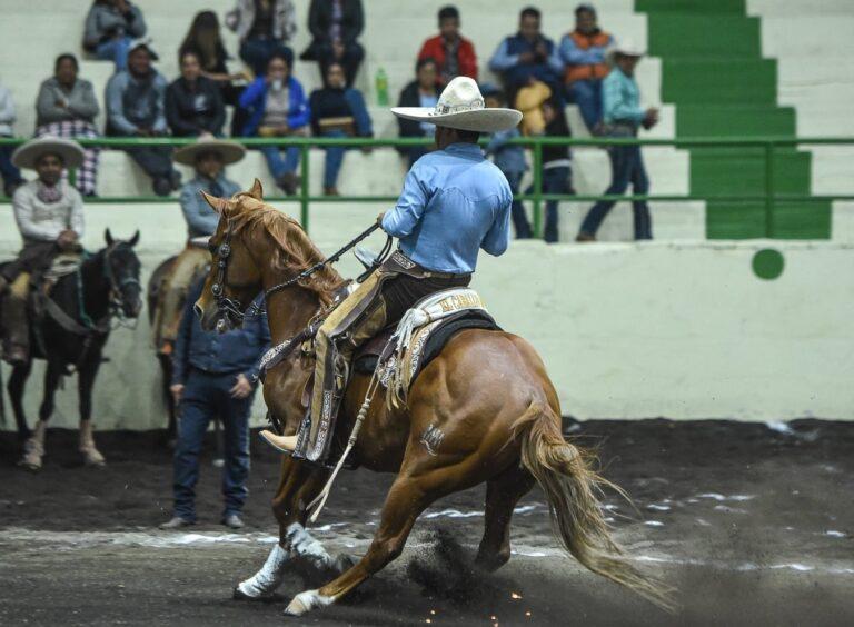 Imagen: Lucido cierre del estatal charro, con jóvenes promesas que hicieron arder el ruedo