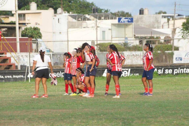 Imagen: Jugadora de Chivas fallece durante final femenil juvenil en Michoacán; ¿qué le pasó?