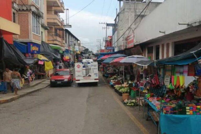 Imagen: Comerciantes de Huejutla esperan repunte de las ventas por festejos de mayo
