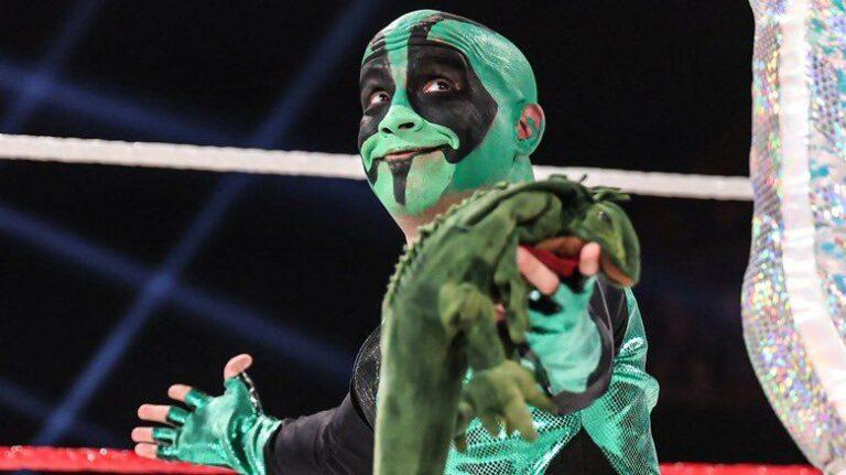 Imagen: Mr. Iguana conquista WWE, que ya vende sus productos