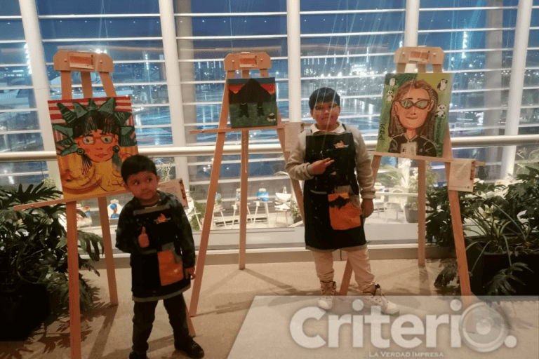 Imagen: Niños con visión artística: Emilio Martínez pinta su historia familiar