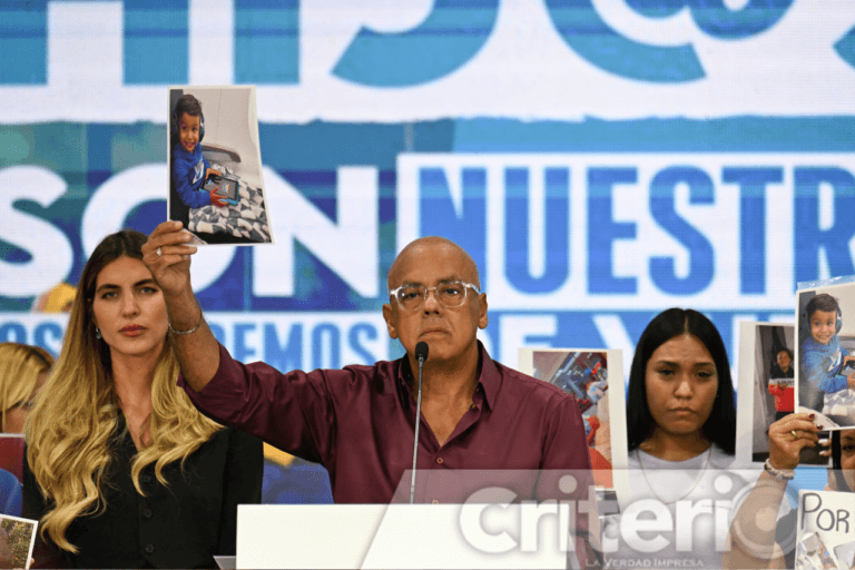 Imagen: Venezuela acusa a EU de “secuestrar” a 18 niños durante deportaciones