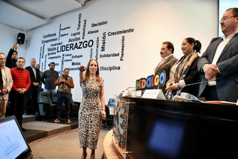 Imagen: Elena Carballal Ogando asumió la presidencia de la Canirac Hidalgo