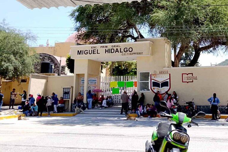 Imagen: Padres de familia cierran primaria en Tunititlán, Chilcuautla; exigen maestros