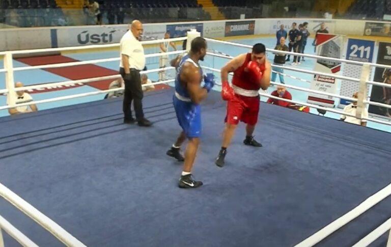 Imagen: Javier Cruz cae en semifinales del World Boxing Challenge ante Kelvin Watts