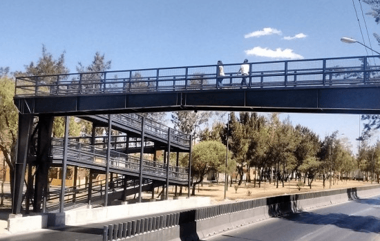 Imagen: Ciudad de México: Joven intenta lanzarse de puente y muere tras rescate