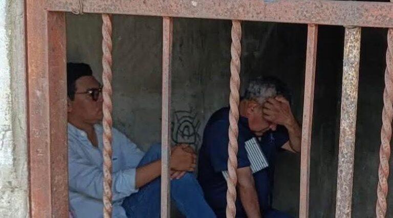 Imagen: Vecinos de Huejutla retienen a funcionarios por obra mal hecha
