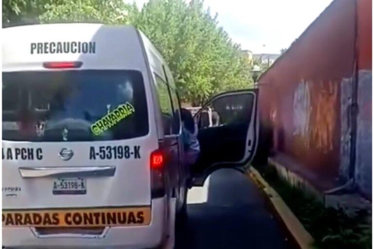 Imagen: Video muestra a una mujer colgando de una combi en Pachuca