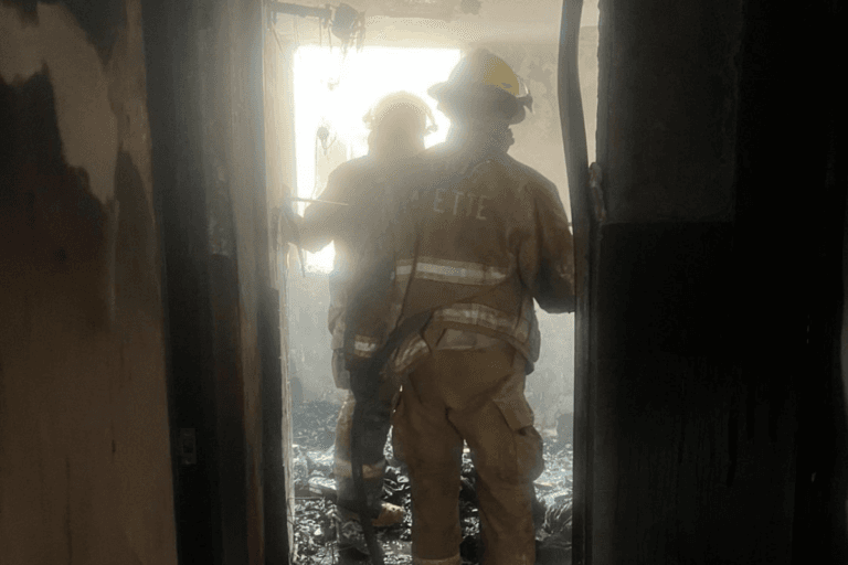 Imagen: Fuego en edificio de Caltengo moviliza a Bomberos en Tulancingo