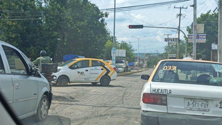 Imagen: Choferes de transporte público se quejan de exceso de baches en Huejutla