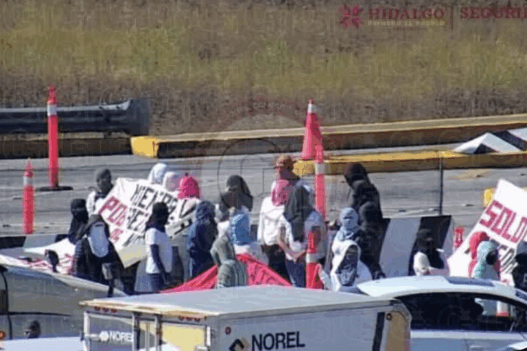 Imagen: Estudiantes del Mexe bloquean el Arco Norte: te decimos a qué altura y por qué lo hacen