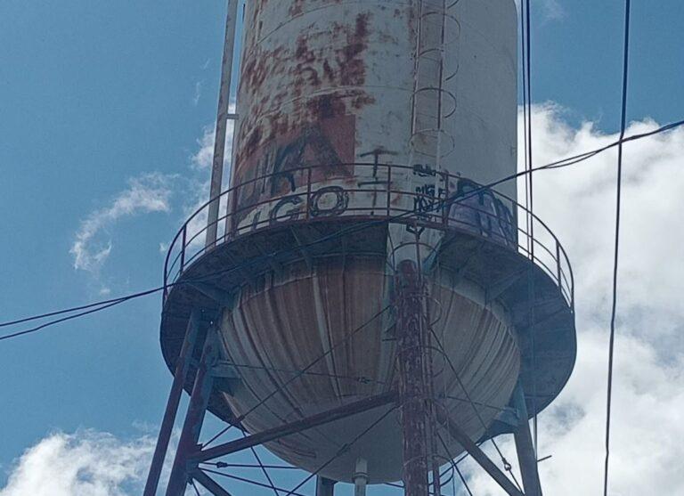 Imagen: Vecinos del Parque Urbano, exponen falta de mantenimiento del deposito de agua en Actopan