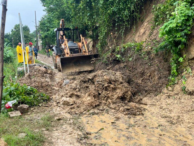 Imagen: CMIC Hidalgo moviliza 34 máquinas para abrir caminos tras lluvias