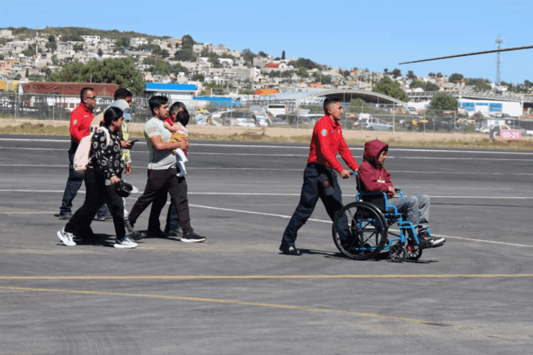 Imagen: ¡Buenas noticias! Dan de alta a pacientes trasladados de emergencia tras inundaciones