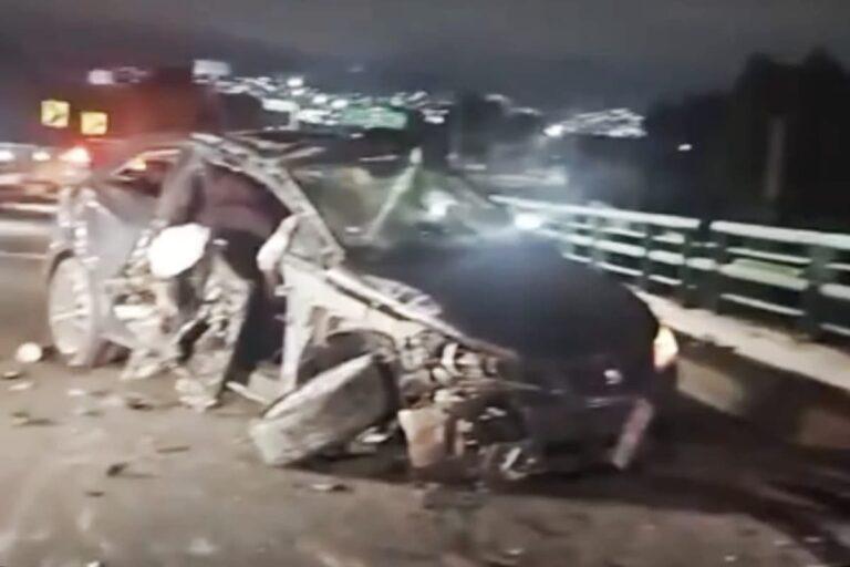 Imagen: Madrugada accidentada en Mineral de la Reforma; esto sucedió con un automóvil