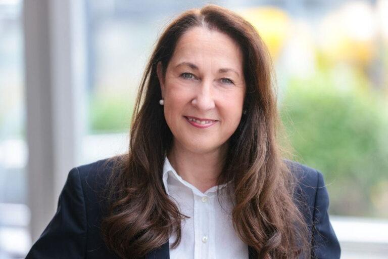Imagen: Política de Alemania acababa de ser electa como alcaldesa y fue apuñalada; ¿quién fue?