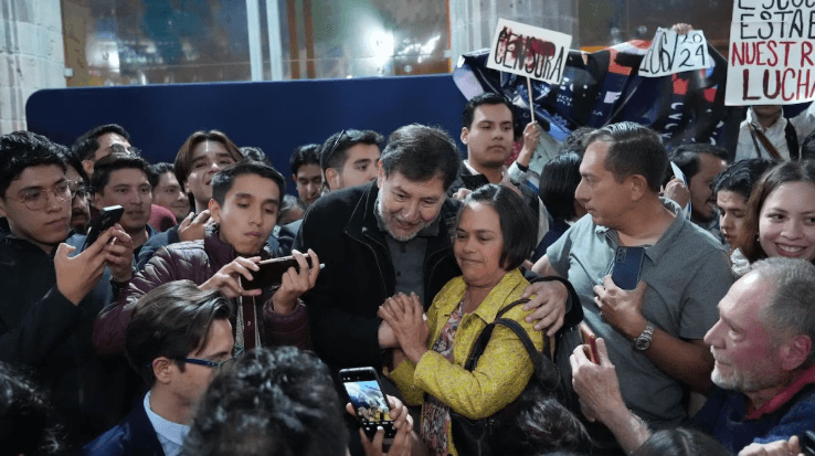 Imagen: “¡Fuera Noroña!” El senador Noroña enfrentó a estudiantes en la Universidad de Guanajuato
