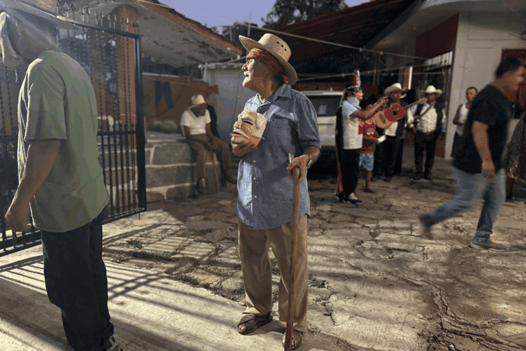 Imagen: Los Chiquilehuanes, guardianes del Xantolo y la tradición en Jaltocán